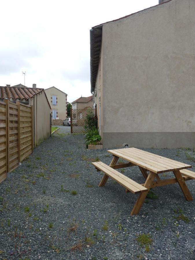 Hotel Petit gite du Puy Lambert à La Flocellière Extérieur photo